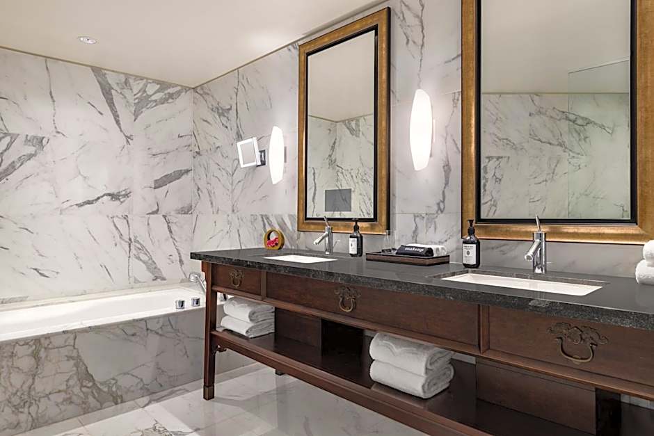 Hyatt Vancouver Downtown Alberni