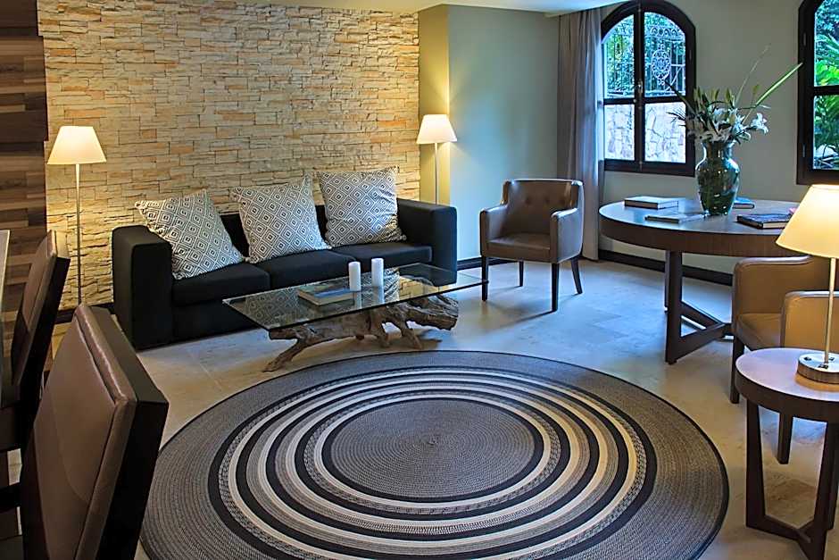 Movich Casa Del Alferez