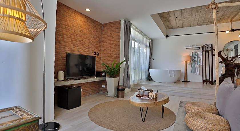 YOLO Bangkok Boutique Hotel