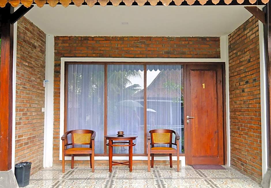 The Nalaya Hotel & Resto