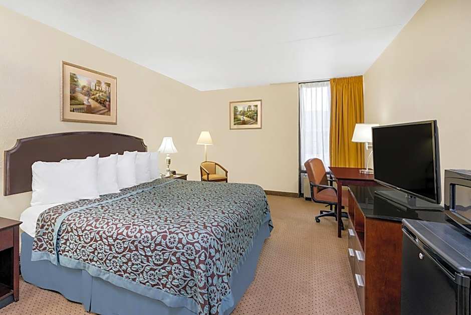 Days Inn by Wyndham Indianapolis Northeast