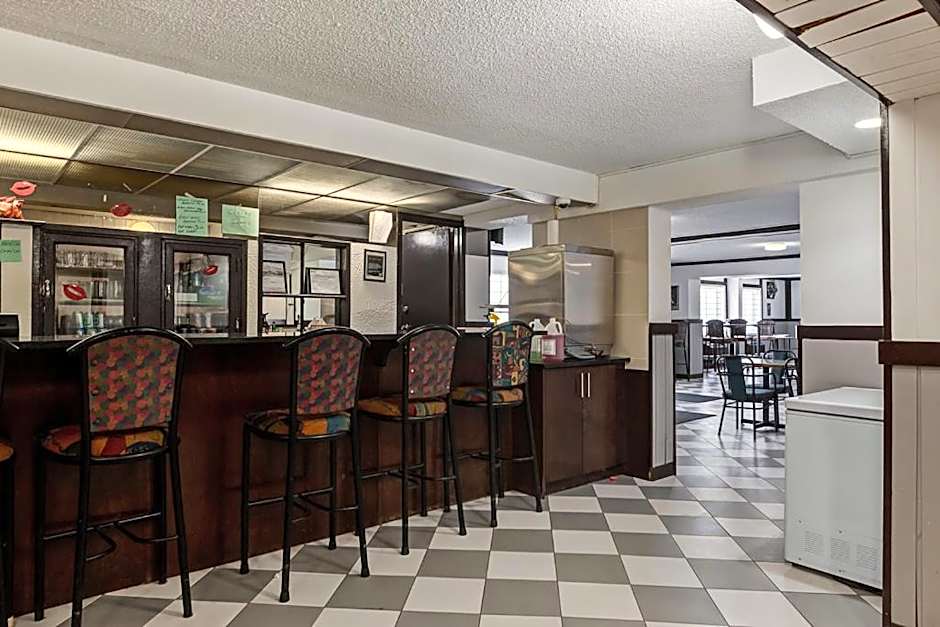 Airport Traveller's Inn