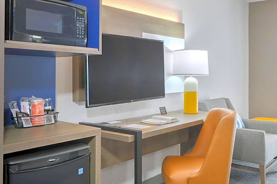 Comfort Inn & Suites At Dollywood Lane