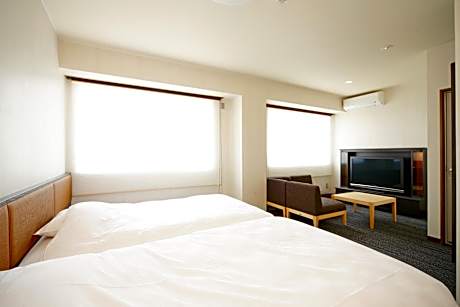 Twin Room with Lake View