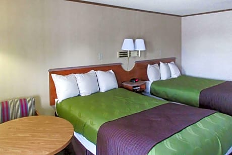 1 King Bed, Nonsmoking, Accessible