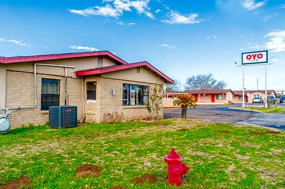 Capital O Hotel Beeville - US 181