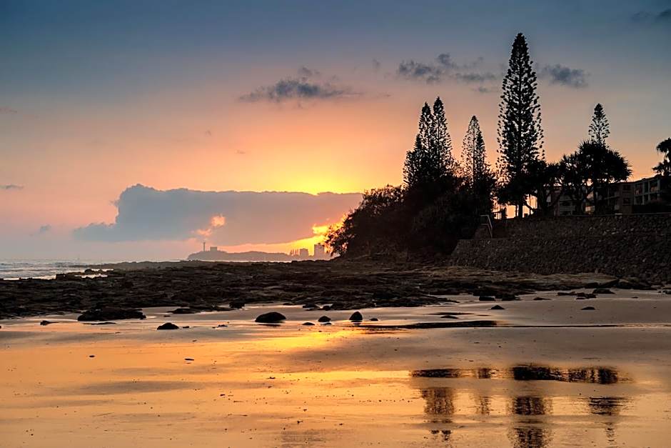 Meridian Alex Beach Apartments