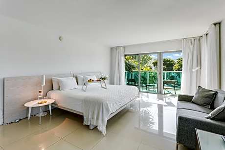 Two Bedroom/Two Bath with Balcony - City View
