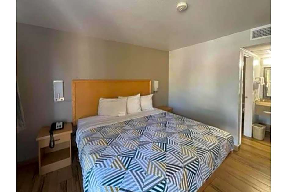 Motel 6 Riviera Beach FL