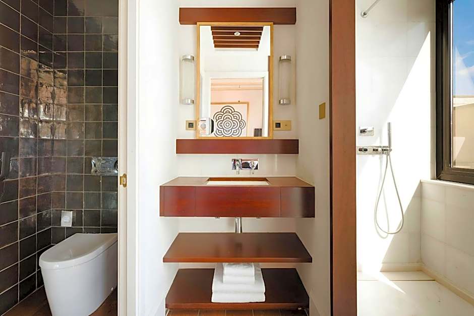 DO Plaça Reial powered by Sonder