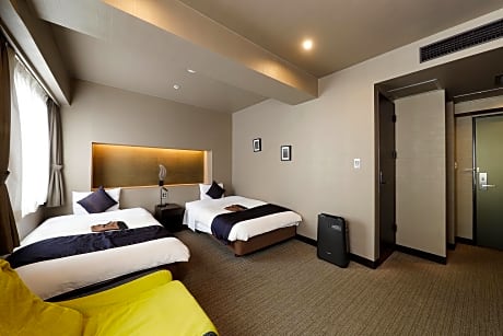 Deluxe Twin Room B - Non-Smoking