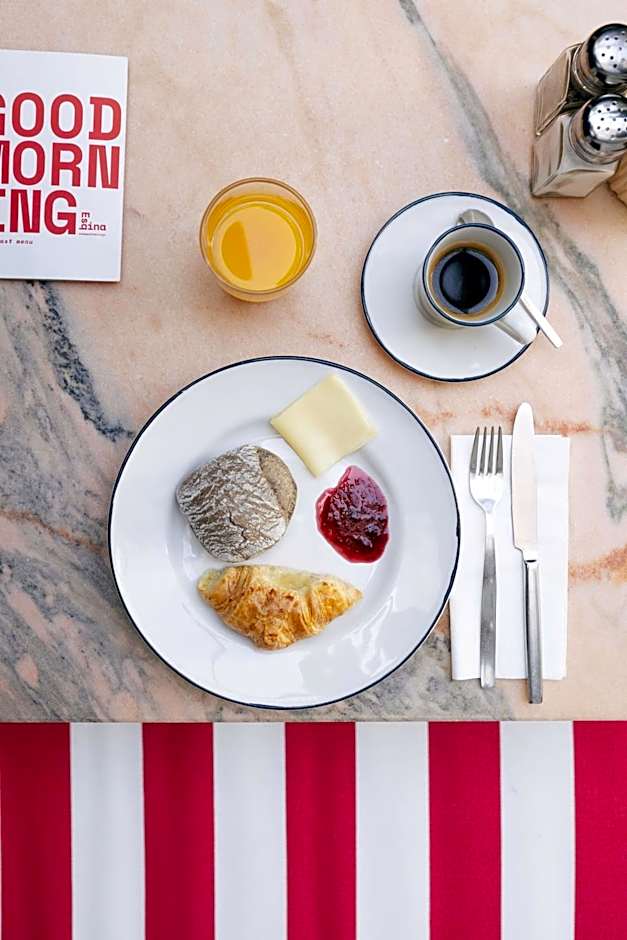 Esqina Cosmopolitan Lodge