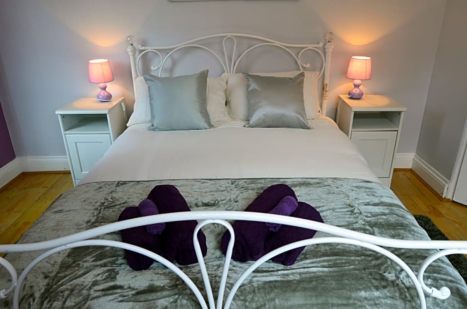 Old Trafford Guest House