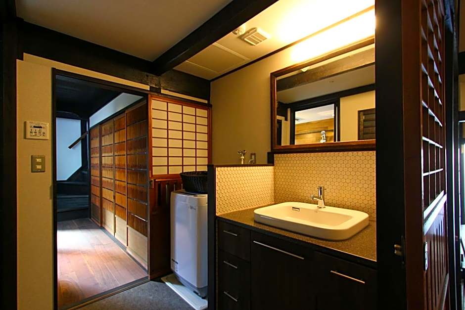 Momohana an Machiya House