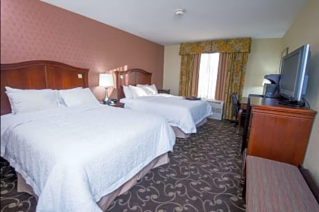 2 Queen Beds Larger Room Nonsmoking