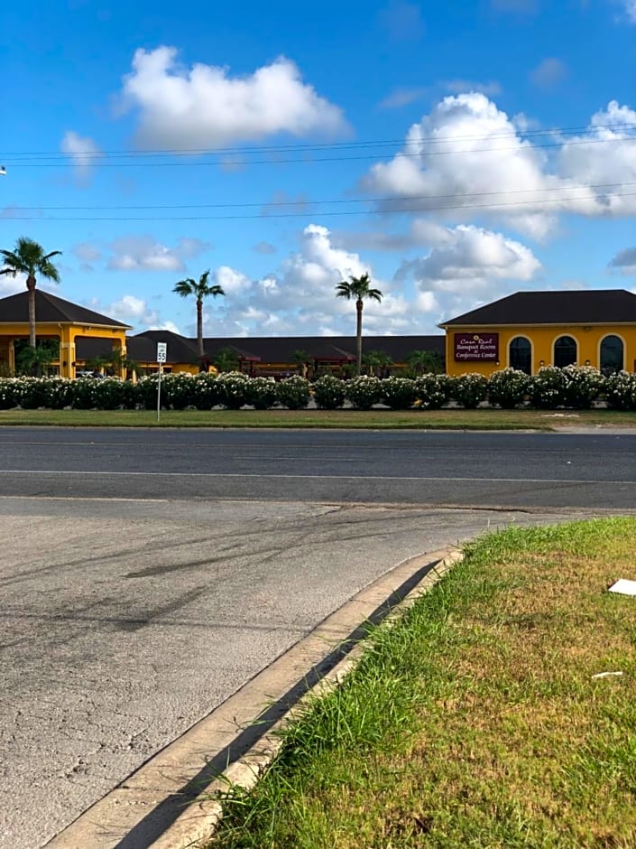 Los Fresnos Inn and Suites