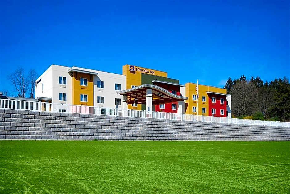 Paradise Inn & Suites