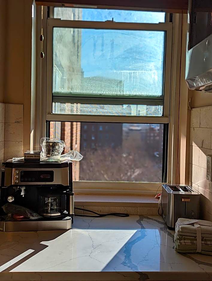 Fully renovated Manhattan gem