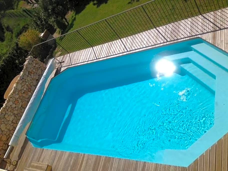 Bulle de tendresse en Provence - Parking Piscine & Jaccuzzi - Peypin