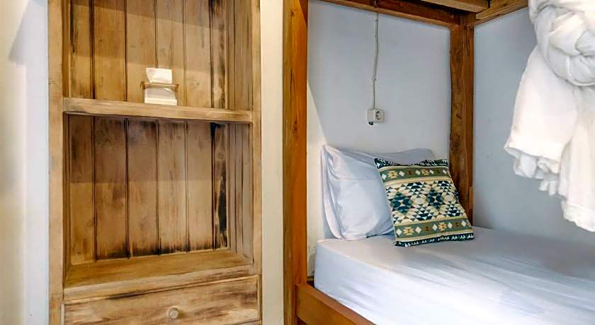 TwoSpaces Living at Wave And Chill House, Canggu