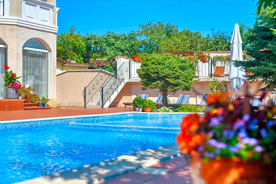 Alekta Hotel - Free Parking