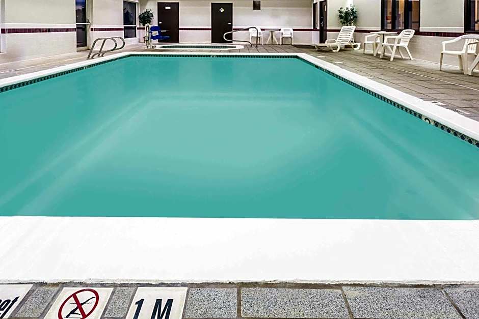 Days Inn & Suites by Wyndham Vancouver