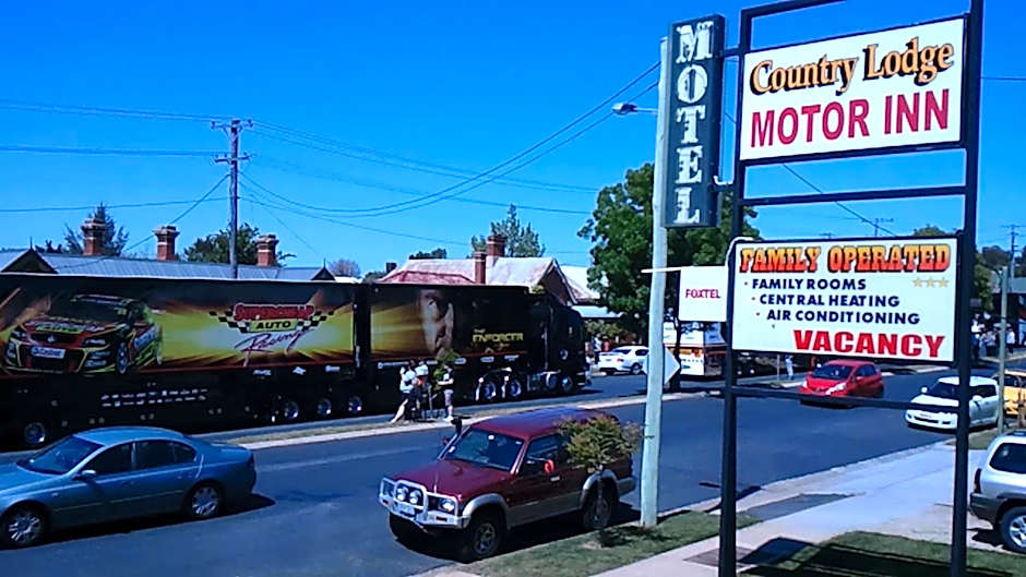 Country Lodge Motor Inn