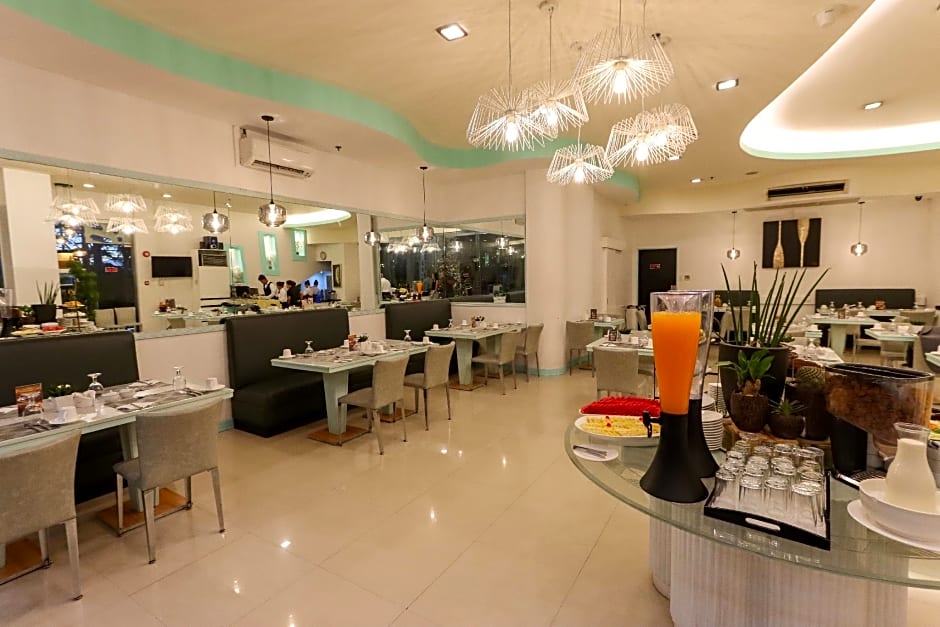 Paseo Premiere Hotel