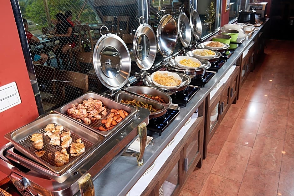 Trianon Country Hotel