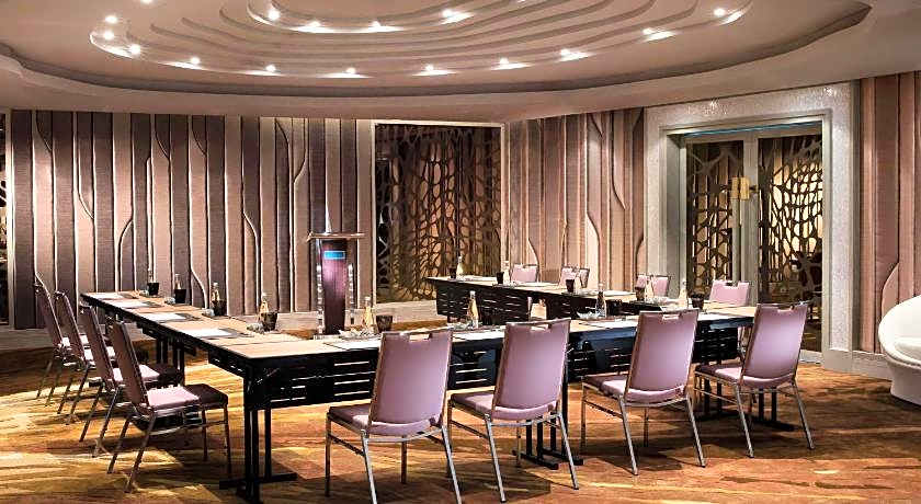 Pullman Phuket Arcadia Naithon Beach Resort