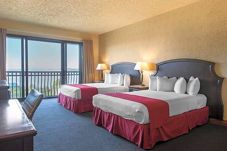 Shoreline Inn & Conference Center, Ascend Hotel Collection