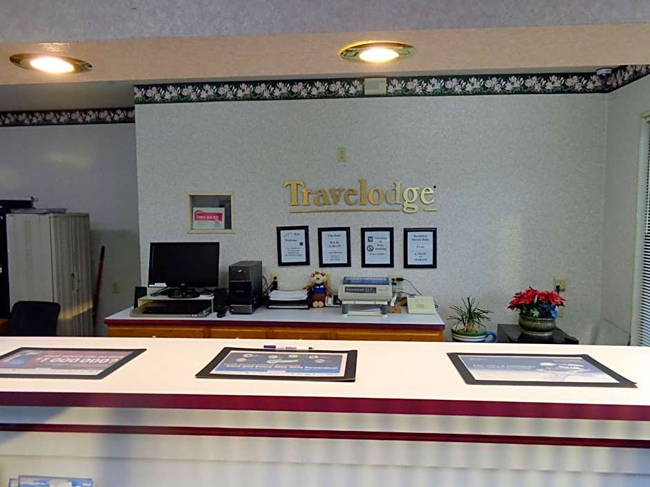 Travelodge by Wyndham Ridgeway Martinsville Area