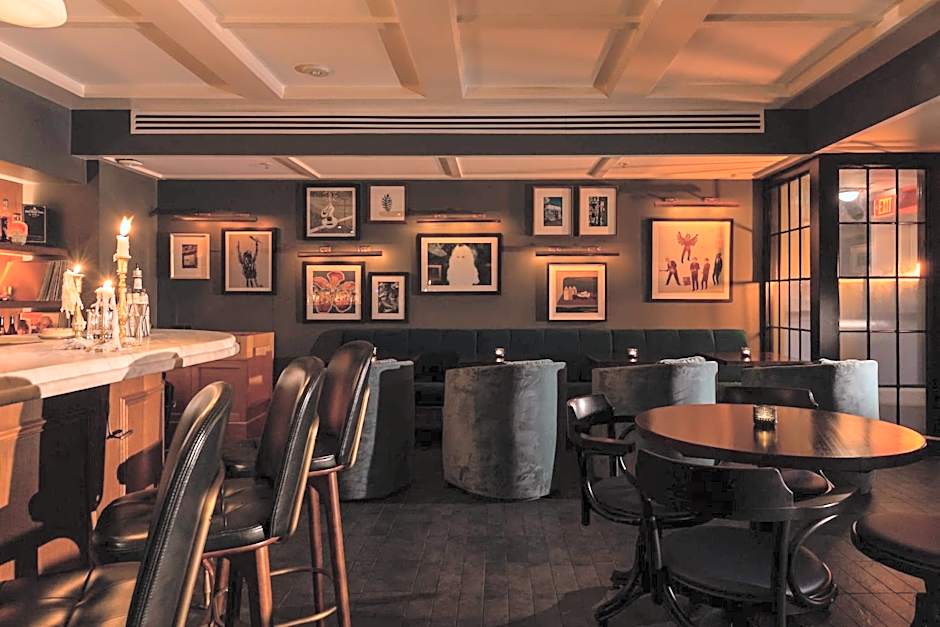 The Drayton Hotel Savannah, Curio Collection by Hilton