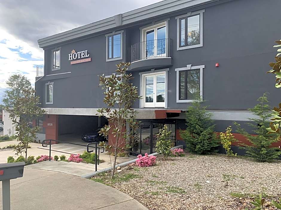 Lakeview Hotel
