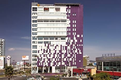 La Quinta Inn & Suites by Wyndham Puebla Palmas