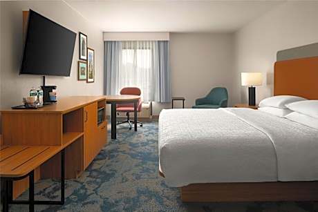 King Room with Accessible Tub - Mobility and Hearing Access/Non-Smoking