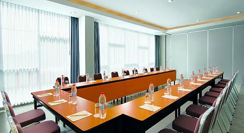 Amaris Hotel Darmo - Surabaya