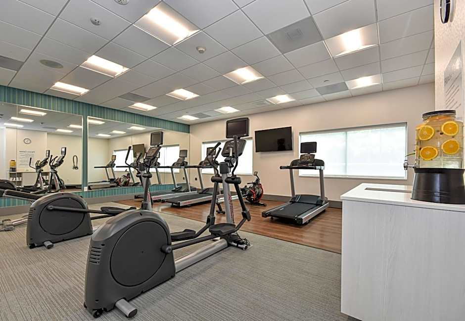 Holiday Inn Express & Suites Charlotte - Ballantyne by IHG