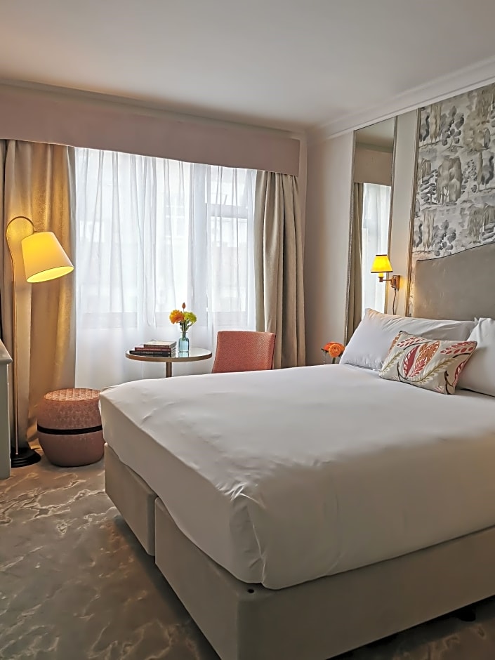 The Capital Hotel, Apartments & Townhouse