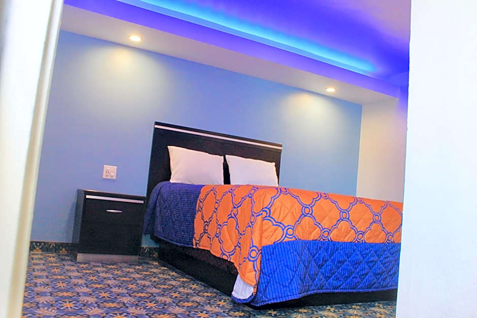 Photo 1 of 5 of 1 King Bed Suite