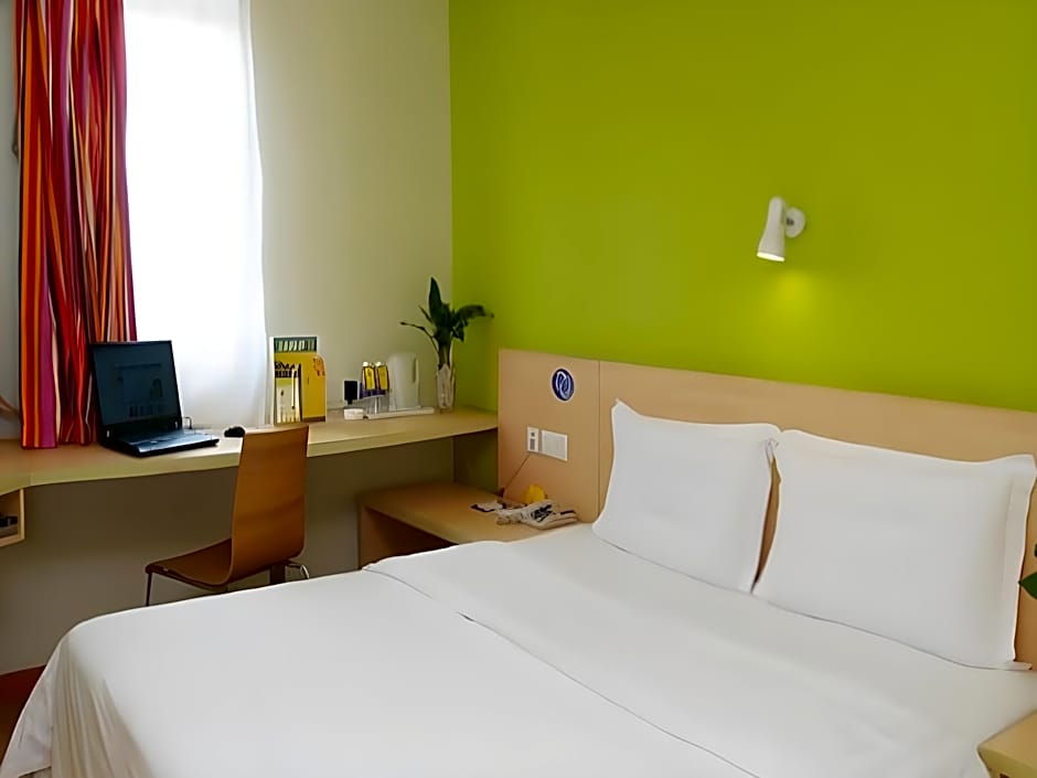 7 Days Inn Ji Xian Bao Wei Road Branch