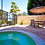 La Quinta Inn & Suites by Wyndham NE Long Beach/Cypress