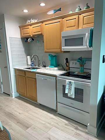 Sunset Harbor The Palms