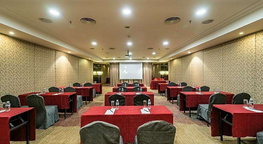 I Hotel Batam