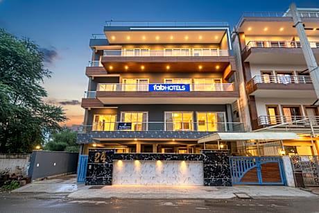 FabHotel Sky Rise Inn