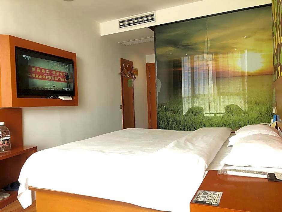 Vatica Hotel Fuyang Linquan Tenghui International City Branch