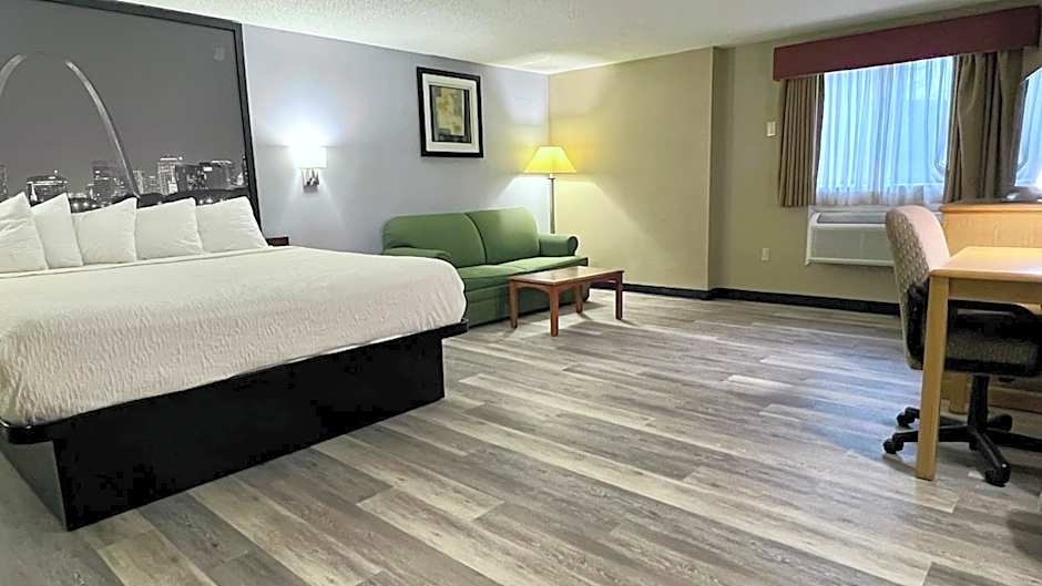 Super 8 by Wyndham St. Clair MO