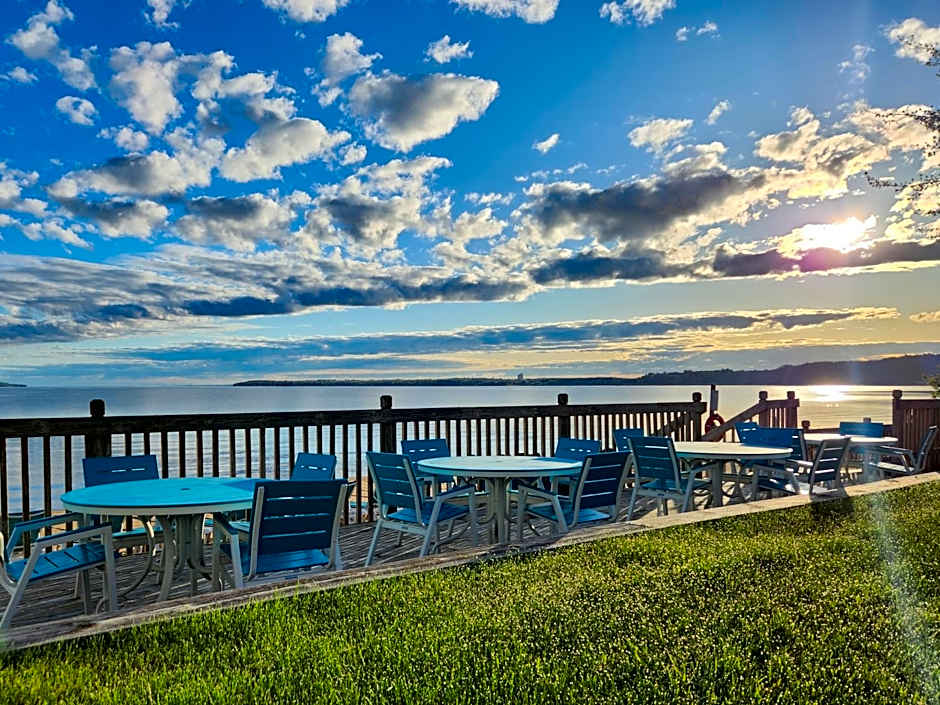 Brio Beach Inn