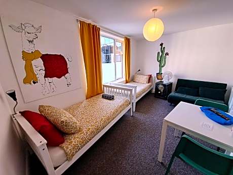 Deluxe Twin Room with Private External Bathroom