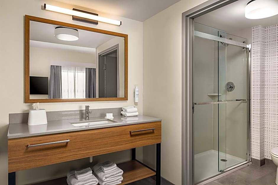 Hampton Inn By Hilton & Suites Moline-Quad City International Airport, Il